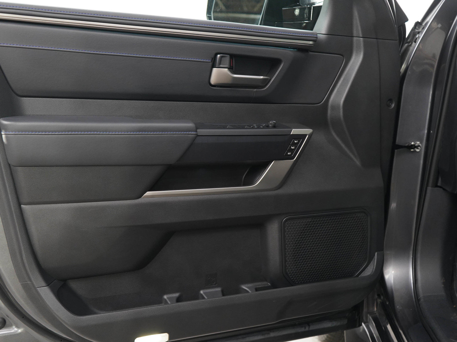 Used 2026 Toyota Sequoia Platinum w/ TRD Off-Road Package AWD/4WD image 19