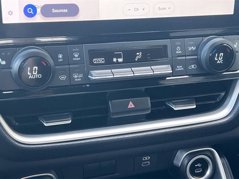 Certified 2025 Toyota Grand Highlander AWD image 22