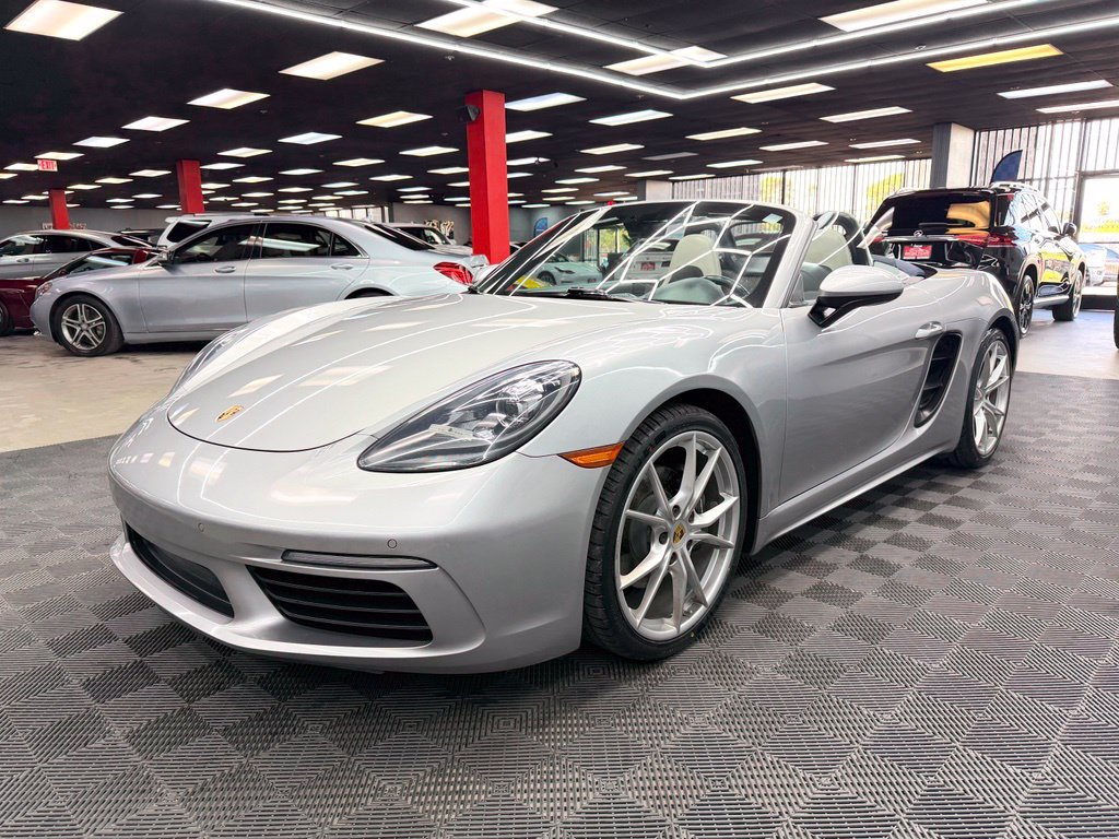 Used 2018 Porsche 718 Boxster RWD image 7