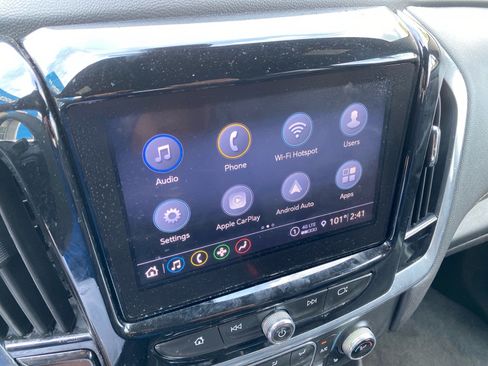 Used 2023 Chevrolet Traverse LT FWD image 6