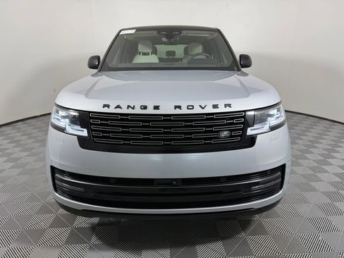 Used 2024 Land Rover Range Rover Long Wheelbase SE image 6
