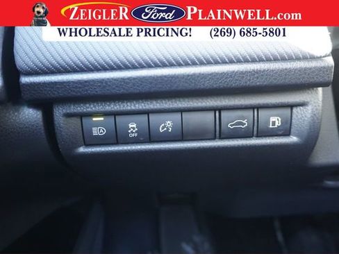 Used 2025 Toyota Camry SE image 25