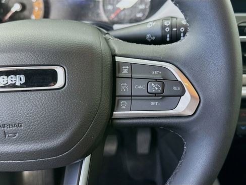 Used 2025 Jeep Compass Limited AWD/4WD image 26