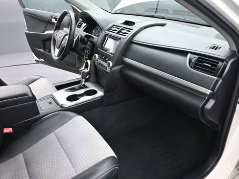 Used 2014 Toyota Camry SE FWD image 27