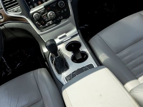 Used 2018 Jeep Grand Cherokee Limited AWD/4WD image 20