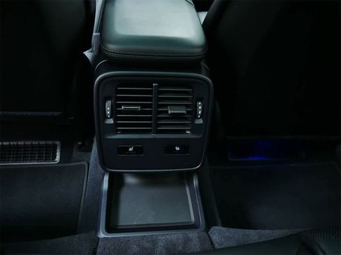 Used 2020 Porsche Taycan Turbo image 15