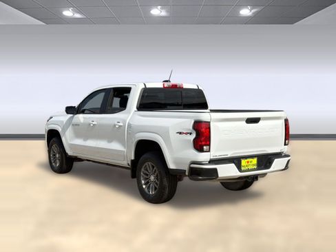 Used 2024 Chevrolet Colorado LT w/ LT Convenience Package II AWD/4WD image 3