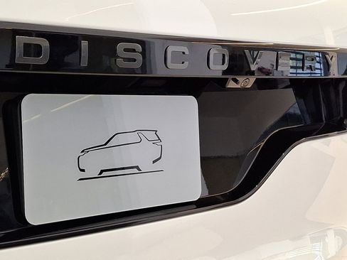 New 2025 Land Rover Discovery Dynamic SE image 20
