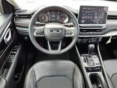 Used 2022 Jeep Compass Trailhawk w/ Trailhawk Convenience Group image 11