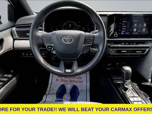 Used 2025 Toyota Camry SE FWD image 7