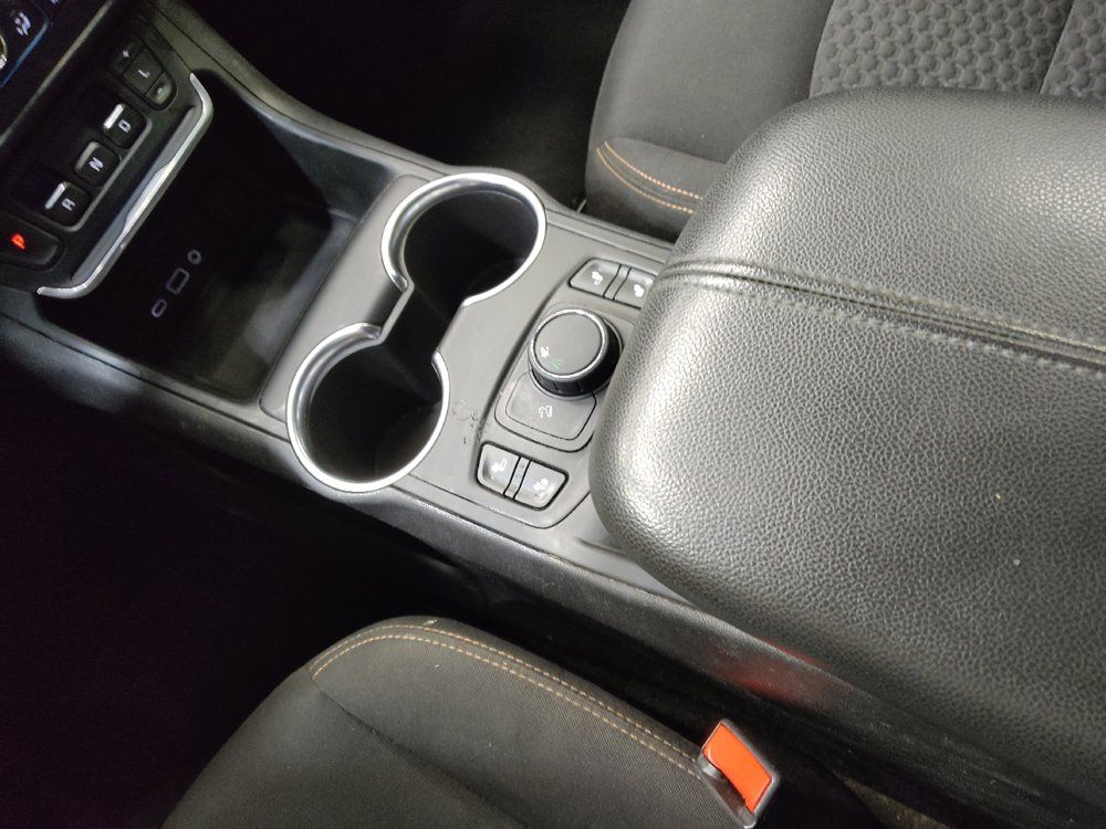 Used 2018 GMC Terrain SLE w/ Driver Convenience Package FWD image 26