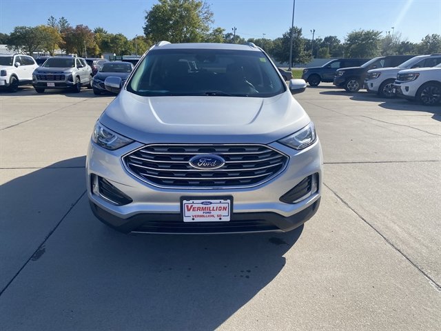 Used 2019 Ford Edge Titanium AWD/4WD image 2
