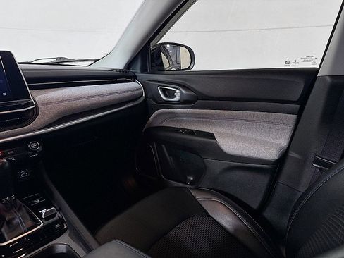 Used 2022 Jeep Compass Latitude image 22