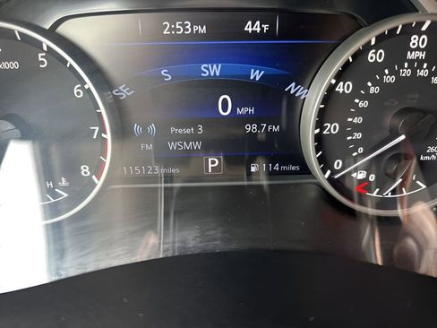 Used 2017 Nissan Murano SV w/ Premium Package image 23