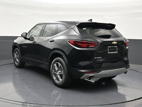 Used 2023 Chevrolet Blazer LT FWD image 3