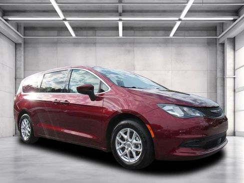 Certified 2023 Chrysler Voyager LX FWD image 1