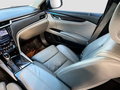 Used 2017 Cadillac XTS Luxury image 23