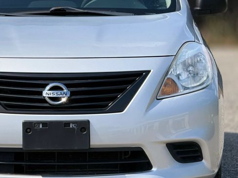 Used 2014 Nissan Versa S Plus FWD image 12