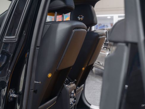 Used 2022 Rolls-Royce Ghost Black Badge image 17