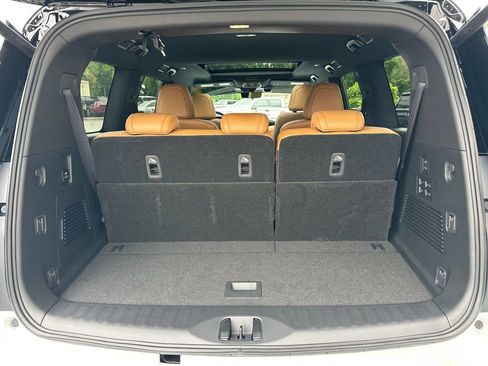 Used 2026 Nissan Armada Platinum Reserve RWD image 19