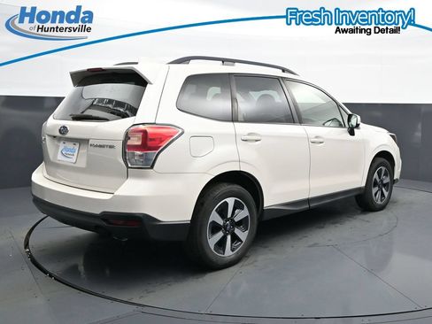 Used 2018 Subaru Forester 2.5i Premium w/ All-Weather Package AWD/4WD image 10