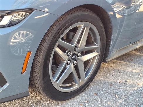 Used 2024 Ford Mustang Premium image 4