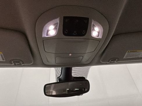 Used 2024 Chrysler Pacifica Touring-L FWD image 25