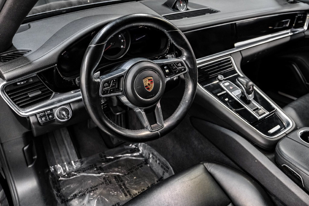 Used 2017 Porsche Panamera 4 AWD/4WD image 3