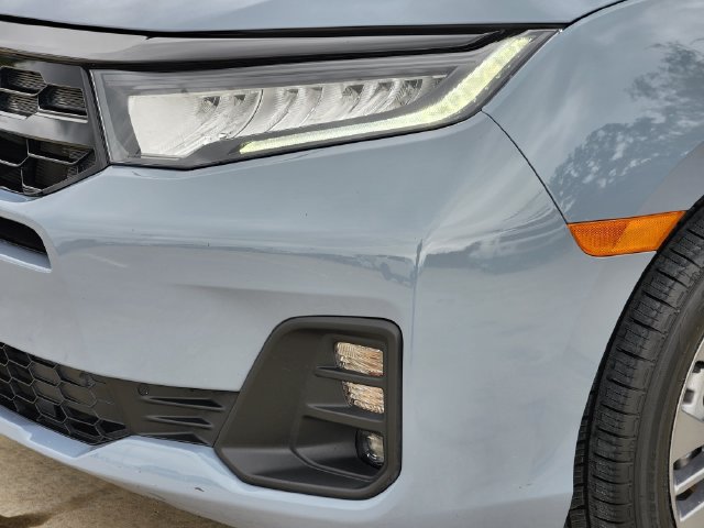 Used 2025 Honda Odyssey Touring image 9