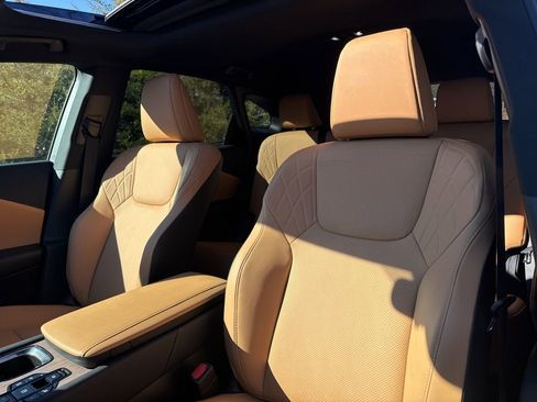 Used 2024 Lexus RX 350 AWD image 13