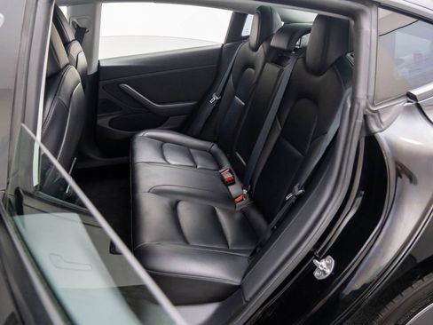Used 2021 Tesla Model 3 Standard Range Plus image 14