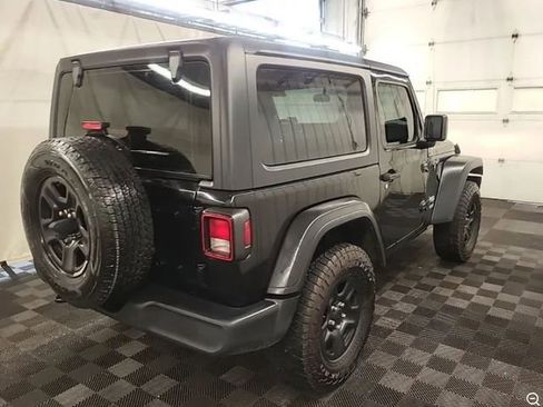 Used 2019 Jeep Wrangler Sport AWD/4WD image 2