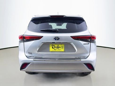 Used 2022 Toyota Highlander Platinum AWD/4WD image 7