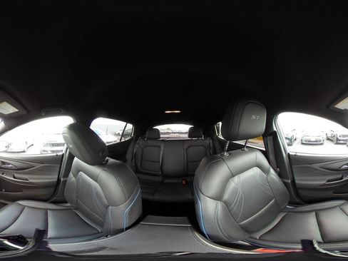 Used 2025 Buick Envista Sport Touring FWD image 42