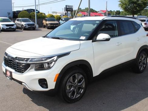 Used 2024 Kia Seltos S AWD/4WD image 2