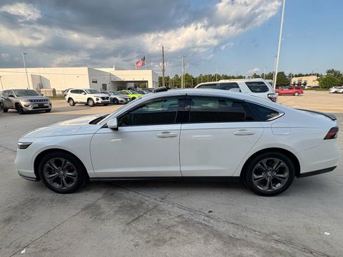 Certified 2023 Honda Accord EX image 5