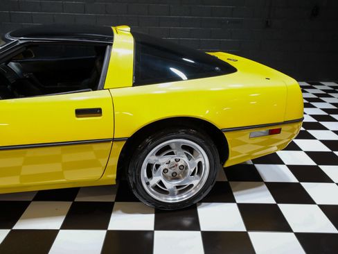 Used 1990 Chevrolet Corvette ZR-1 RWD image 28