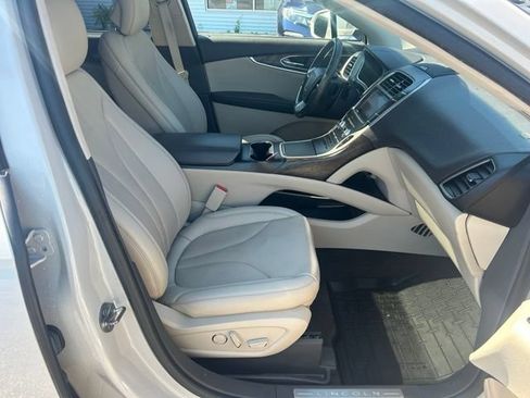 Used 2019 Lincoln Nautilus Reserve w/ Class II Trailer Tow Package AWD/4WD image 24