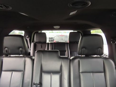 Used 2017 Ford Expedition XLT w/ Equipment Group 201A RWD image 8