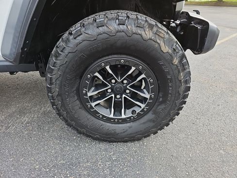 Used 2024 Jeep Wrangler Unlimited Sport AWD/4WD image 8