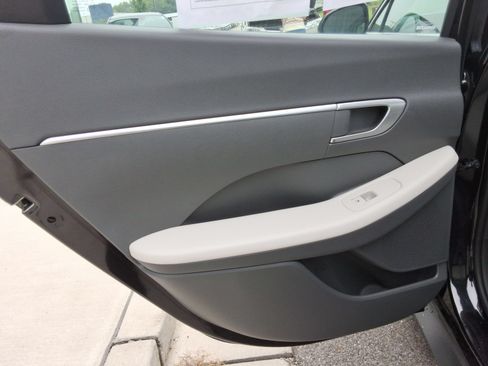 Used 2026 Hyundai Sonata SE FWD image 23