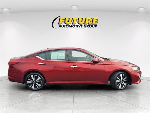 Used 2022 Nissan Altima 2.5 SV image 9