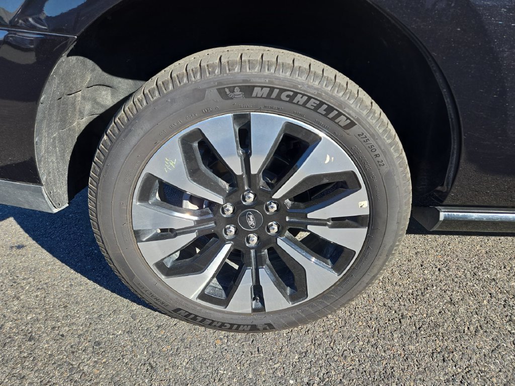 Certified 2026 Ford Expedition Platinum w/ Driver's Package AWD/4WD image 2