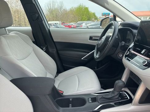 Used 2024 Toyota Corolla Cross L image 13