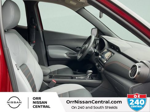 Used 2023 Nissan Kicks SR w/ SR Premium Package FWD image 11