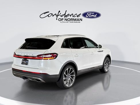 Used 2022 Lincoln Nautilus Reserve w/ Equipment Group 201A image 8