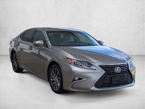 Used 2018 Lexus ES 350 w/ Luxury Package w/Wood Trim FWD image 3