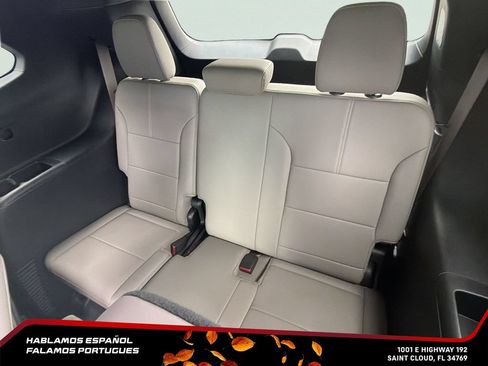 Certified 2026 GMC Acadia Elevation w/ Elevation Premium Package FWD image 28