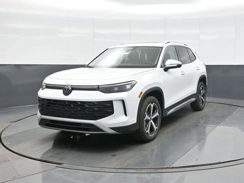 New 2026 Volkswagen Tiguan SE AWD/4WD image 3