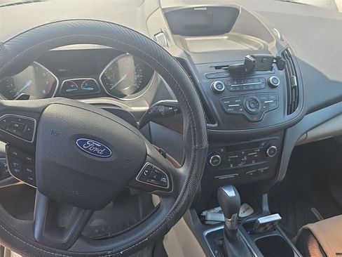 Used 2017 Ford Escape SE AWD/4WD image 10